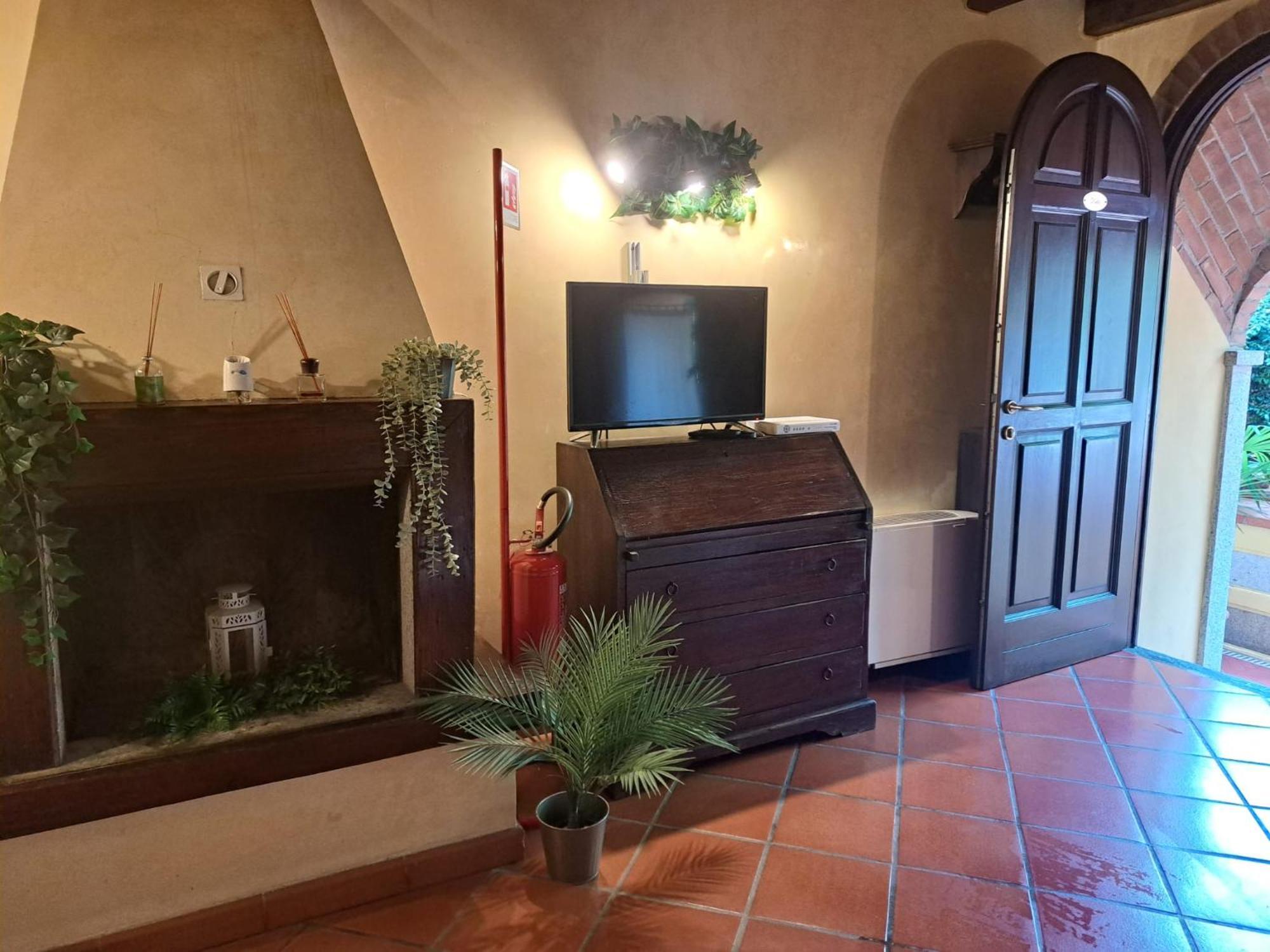 מילאנו Monolocale Dalia Abbadesse Guest House מראה חיצוני תמונה